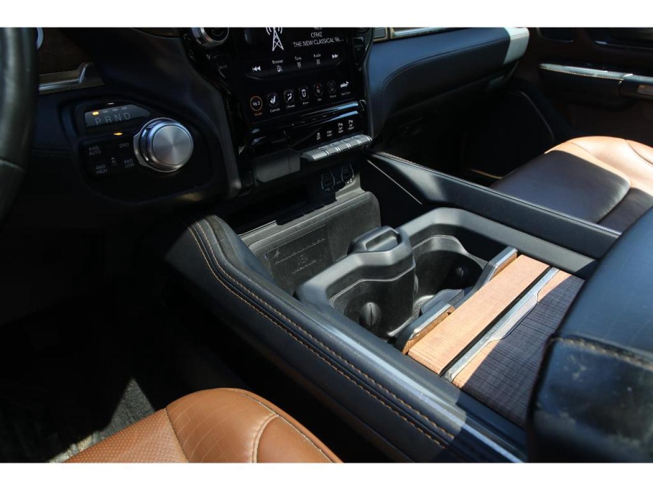 2021 RAM 1500 Longhorn Crew Cab SWB 4WD| 12'' TouchScreen | Pano Roof | Advanced Safety Grp | Navigation Photo