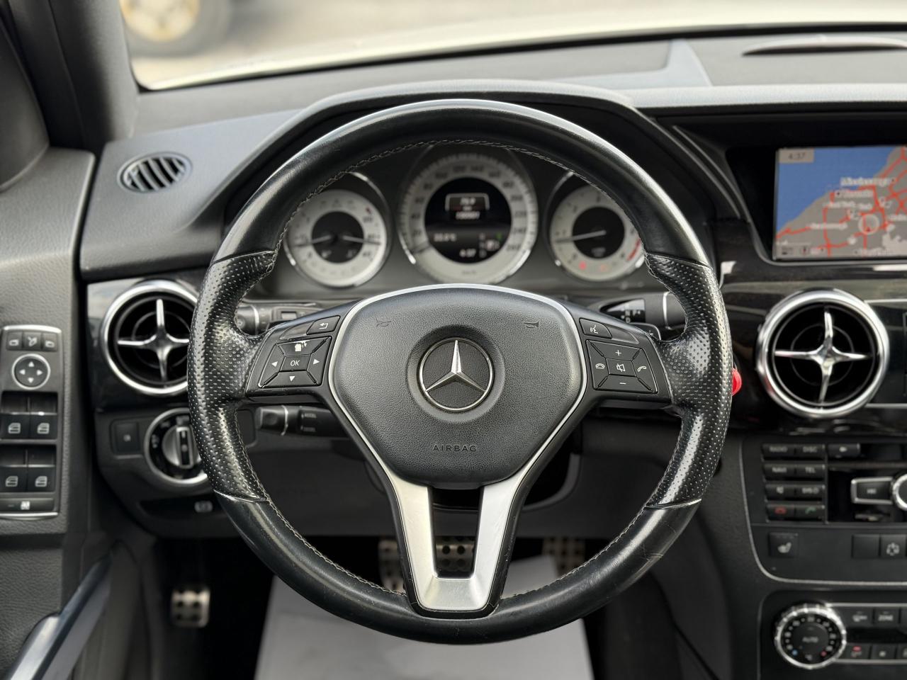2014 Mercedes-Benz GLK-Class //AMG | NAVI PANO | PREMIUM - Photo #19