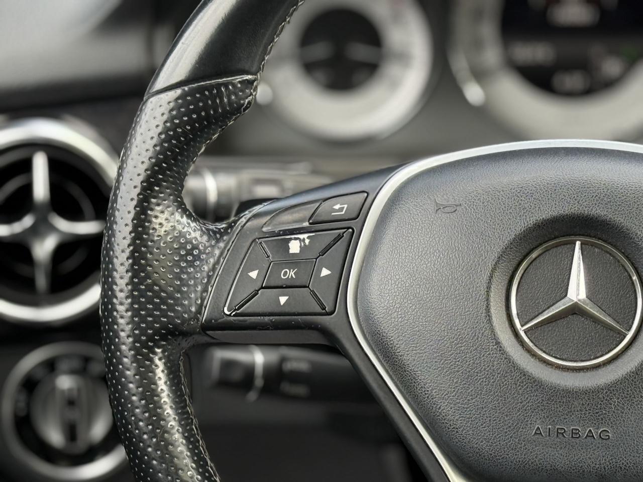 2014 Mercedes-Benz GLK-Class //AMG | NAVI PANO | PREMIUM - Photo #20