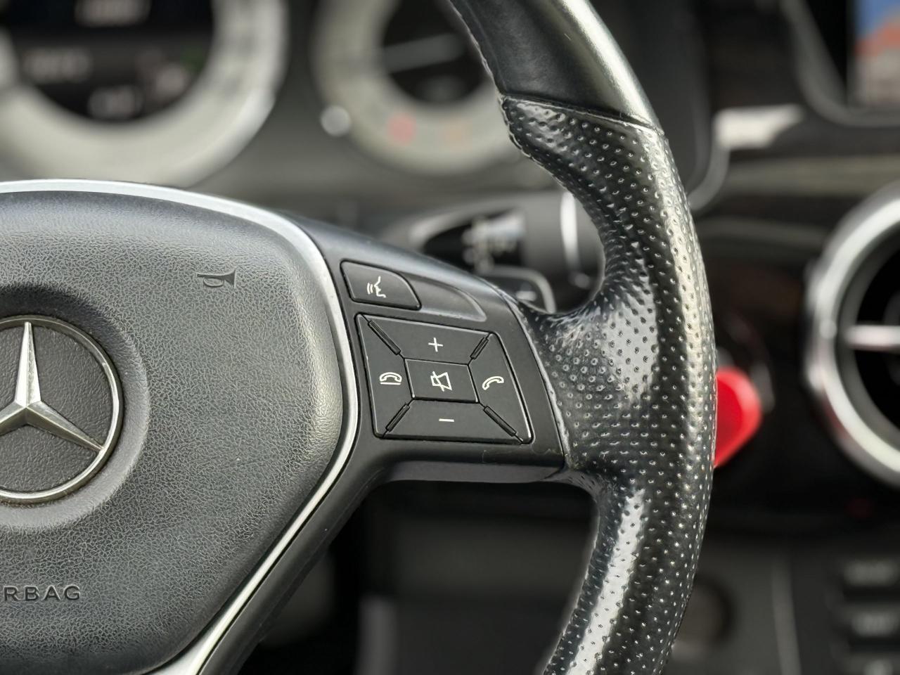 2014 Mercedes-Benz GLK-Class //AMG | NAVI PANO | PREMIUM - Photo #21