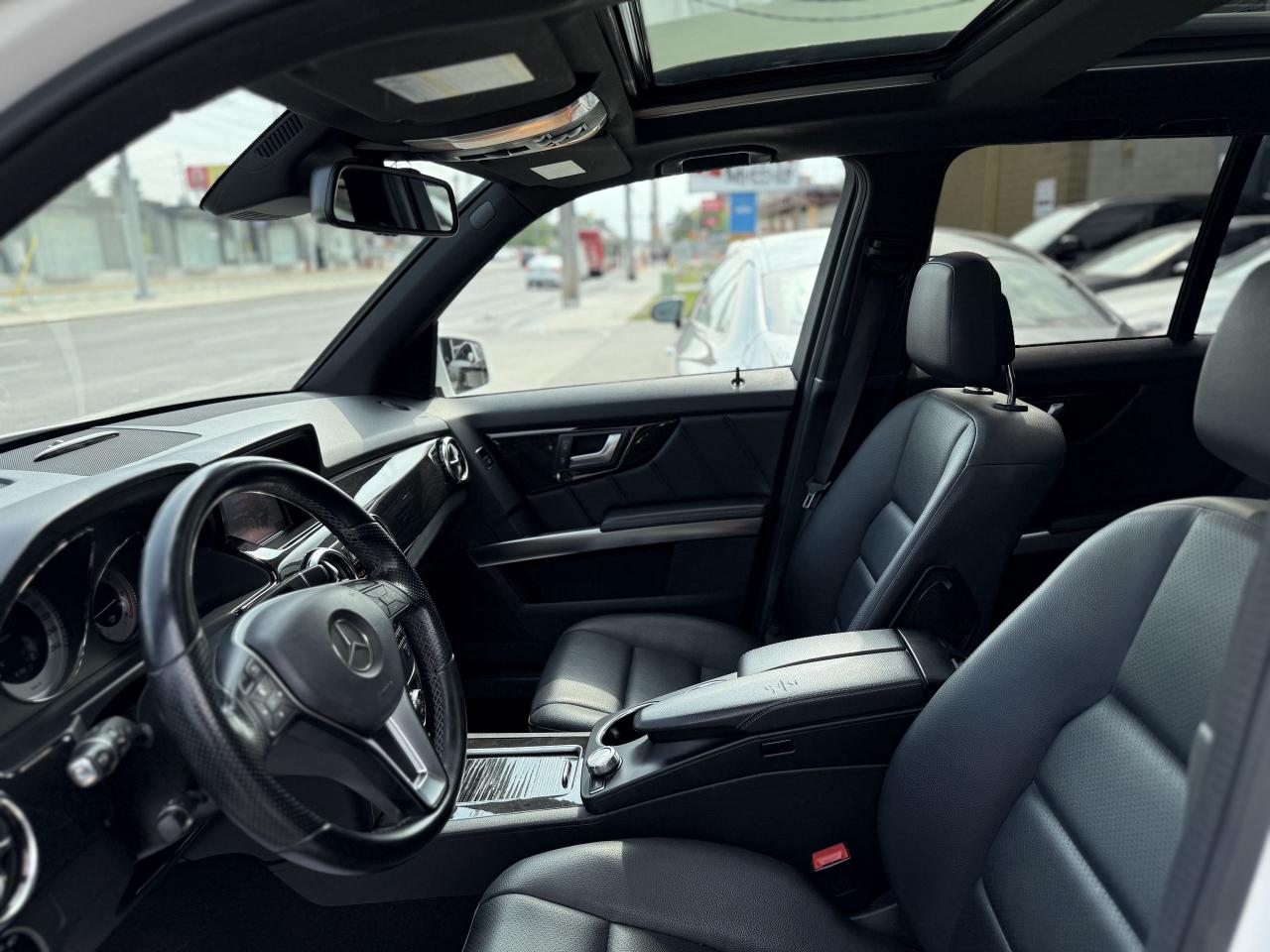 2014 Mercedes-Benz GLK-Class //AMG | NAVI PANO | PREMIUM - Photo #26