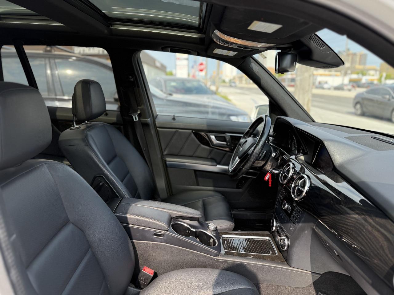 2014 Mercedes-Benz GLK-Class //AMG | NAVI PANO | PREMIUM - Photo #29