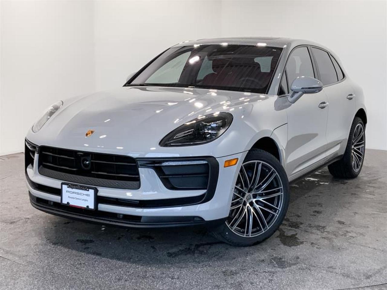 New 2025 Porsche Macan AWD for sale in Langley City, BC