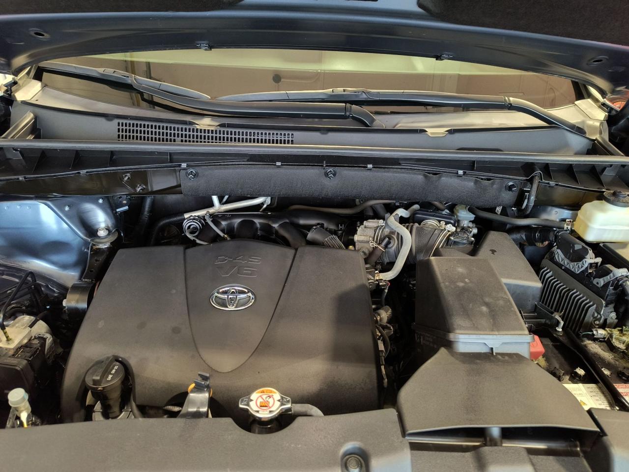 2019 Toyota Highlander XLE AWD Photo3