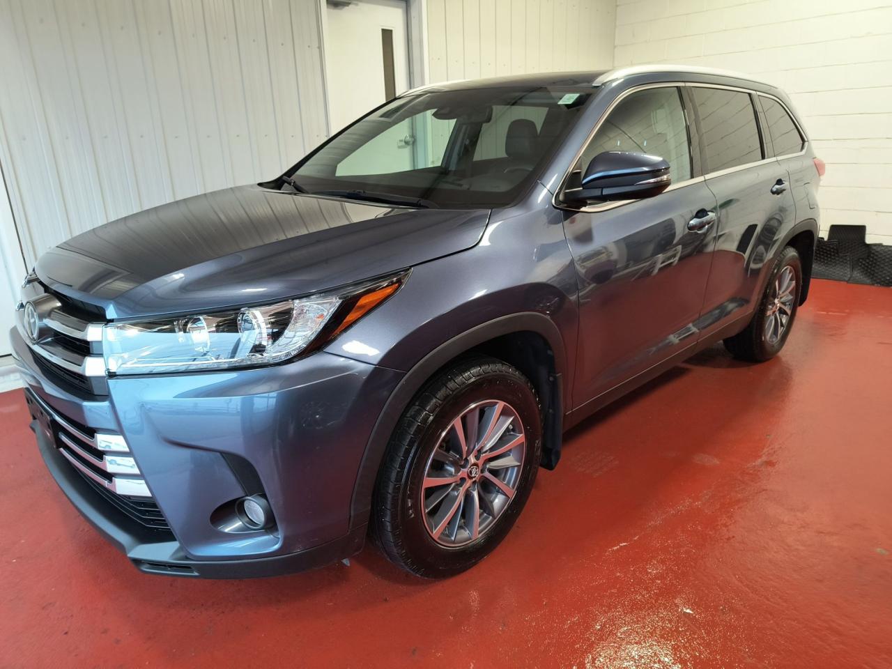 Used 2019 Toyota Highlander XLE AWD for sale in Pembroke, ON