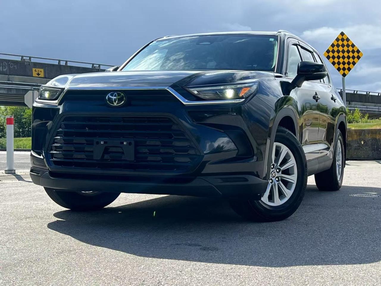 Used 2024 Toyota Grand Highlander Hybrid XLE AWD/ NO ACCIDENT/ BC LOCAL/ ONE OWNER for sale in Richmond, BC