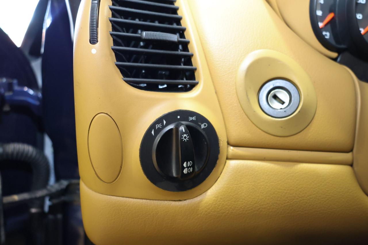 2002 Porsche 911 CARRERA AUTO - Photo #18