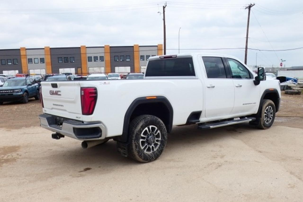 2024 GMC Sierra 3500 SLT 6.6L DURA DIESEL 8' box w/H&C L, NAV rdy, BUC - Photo #6
