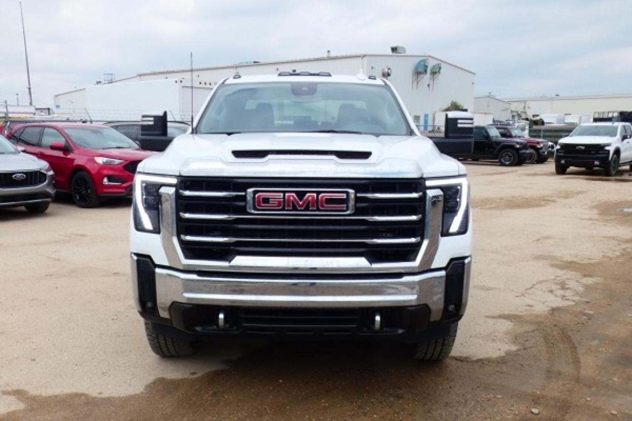 2024 GMC Sierra 3500 SLT 6.6L DURA DIESEL 8' box w/H&C L, NAV rdy, BUC - Photo #3