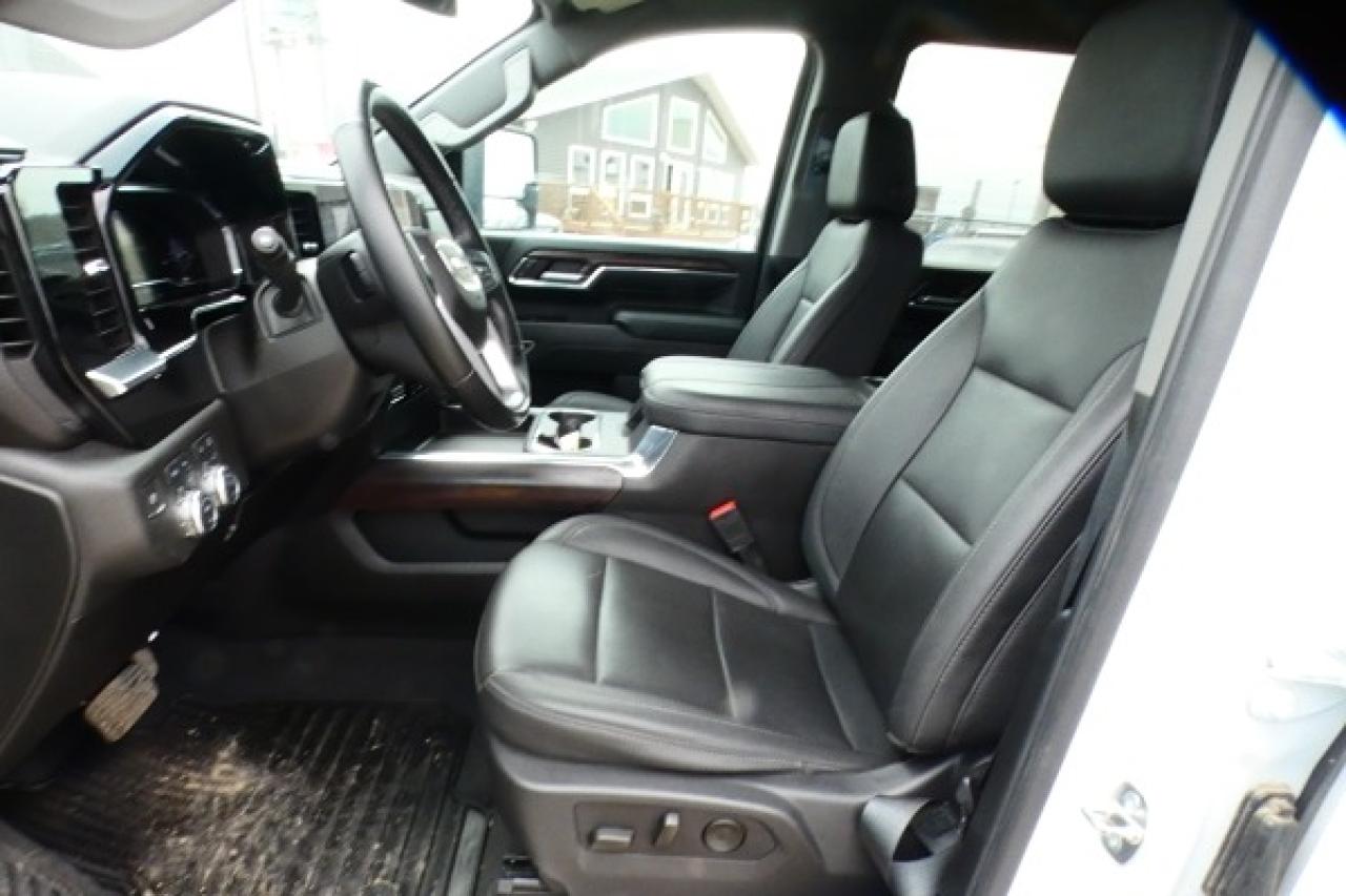 2024 GMC Sierra 3500 SLT 6.6L DURA DIESEL 8' box w/H&C L, NAV rdy, BUC - Photo #10