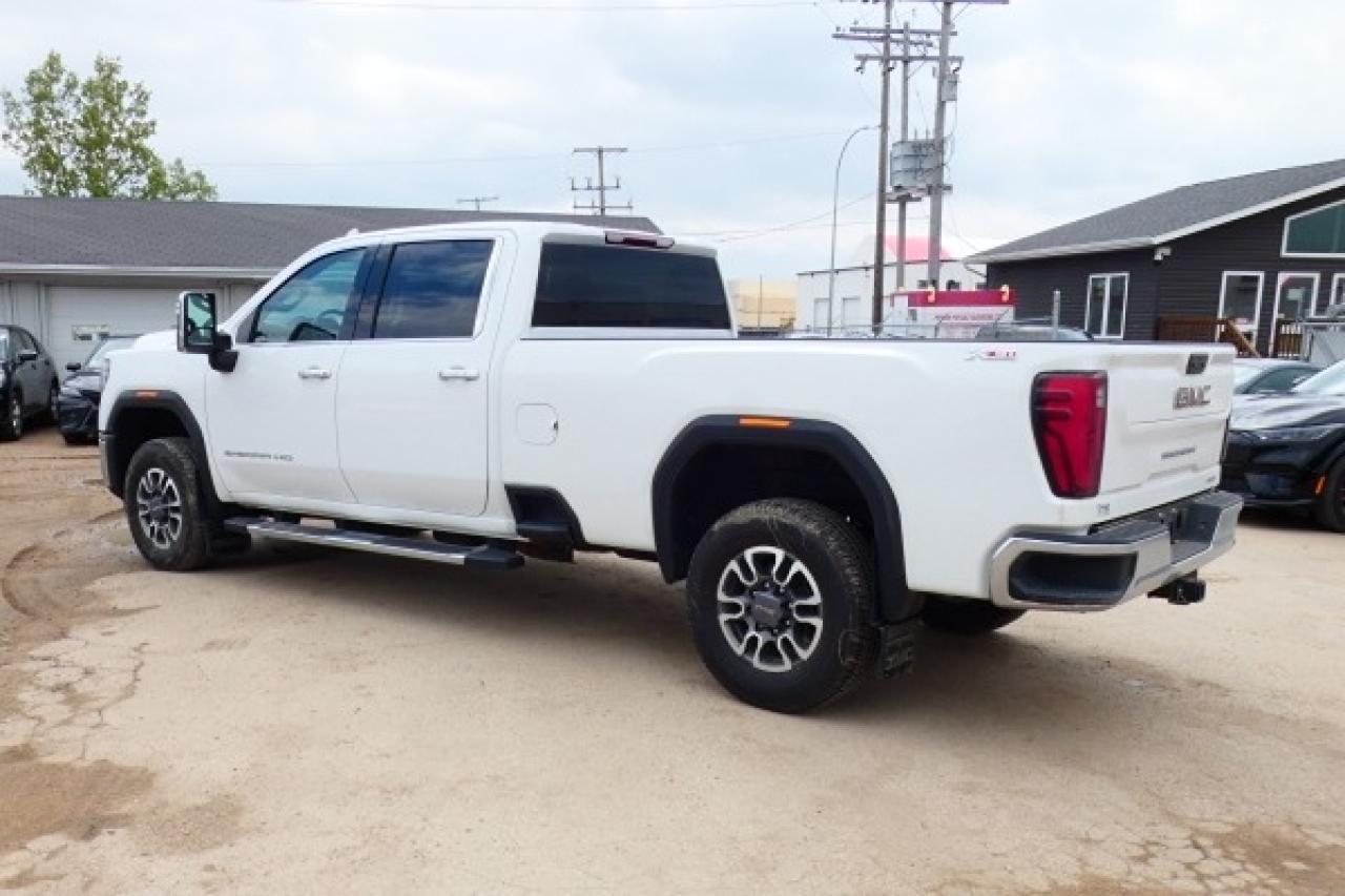2024 GMC Sierra 3500 SLT 6.6L DURA DIESEL 8' box w/H&C L, NAV rdy, BUC - Photo #8