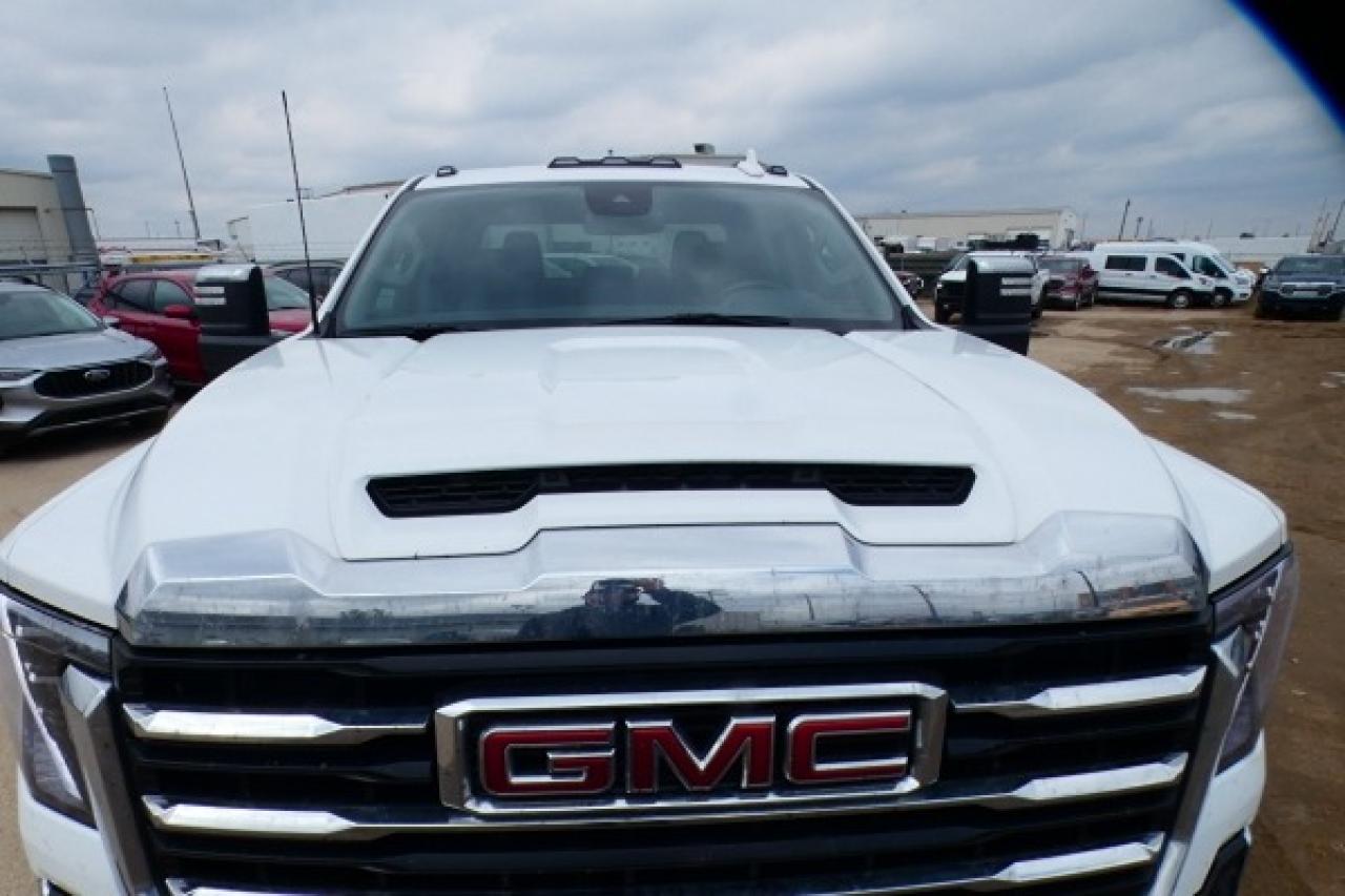 2024 GMC Sierra 3500 SLT 6.6L DURA DIESEL 8' box w/H&C L, NAV rdy, BUC - Photo #26