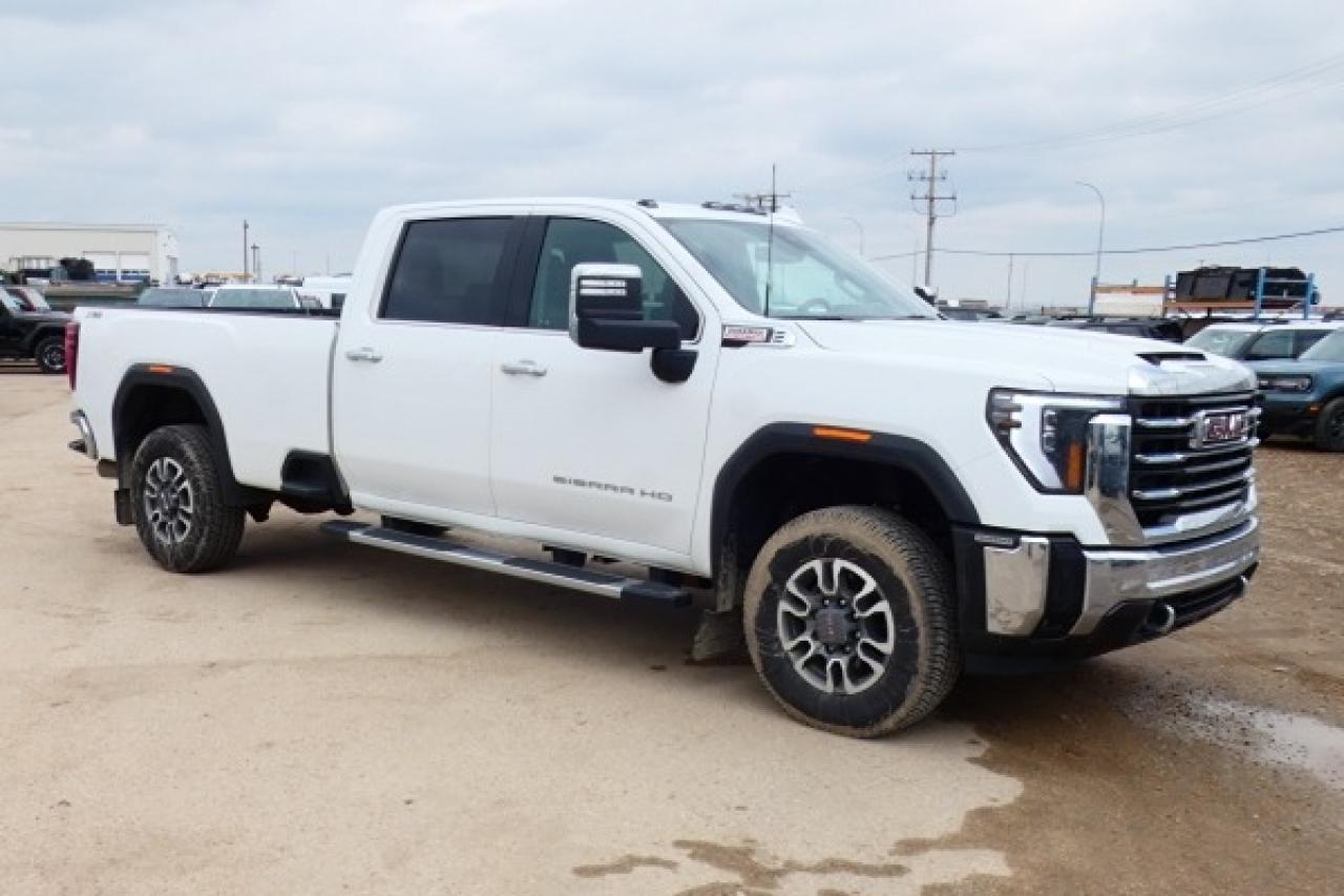 2024 GMC Sierra 3500 SLT 6.6L DURA DIESEL 8' box w/H&C L, NAV rdy, BUC - Photo #4