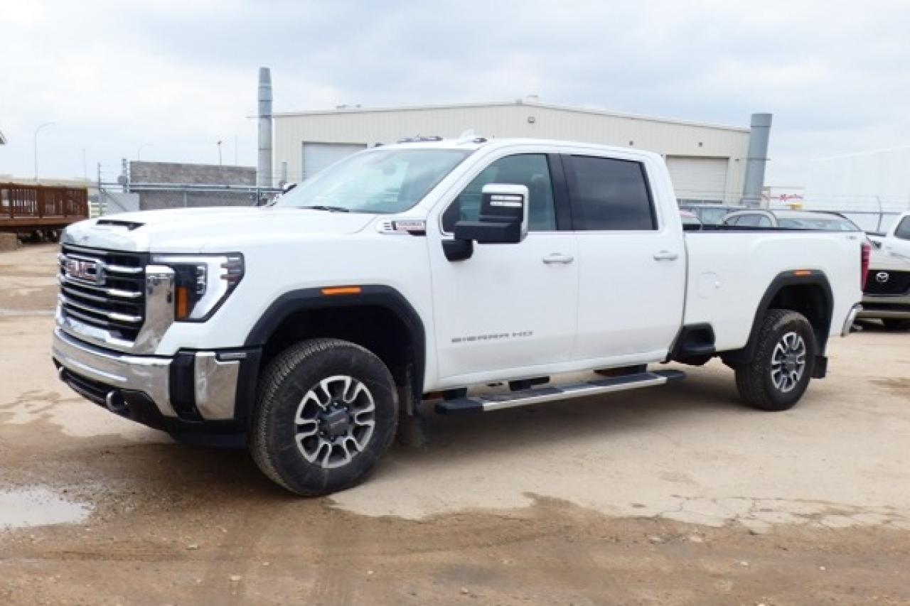 2024 GMC Sierra 3500 SLT 6.6L DURA DIESEL 8' box w/H&C L, NAV rdy, BUC - Photo #2