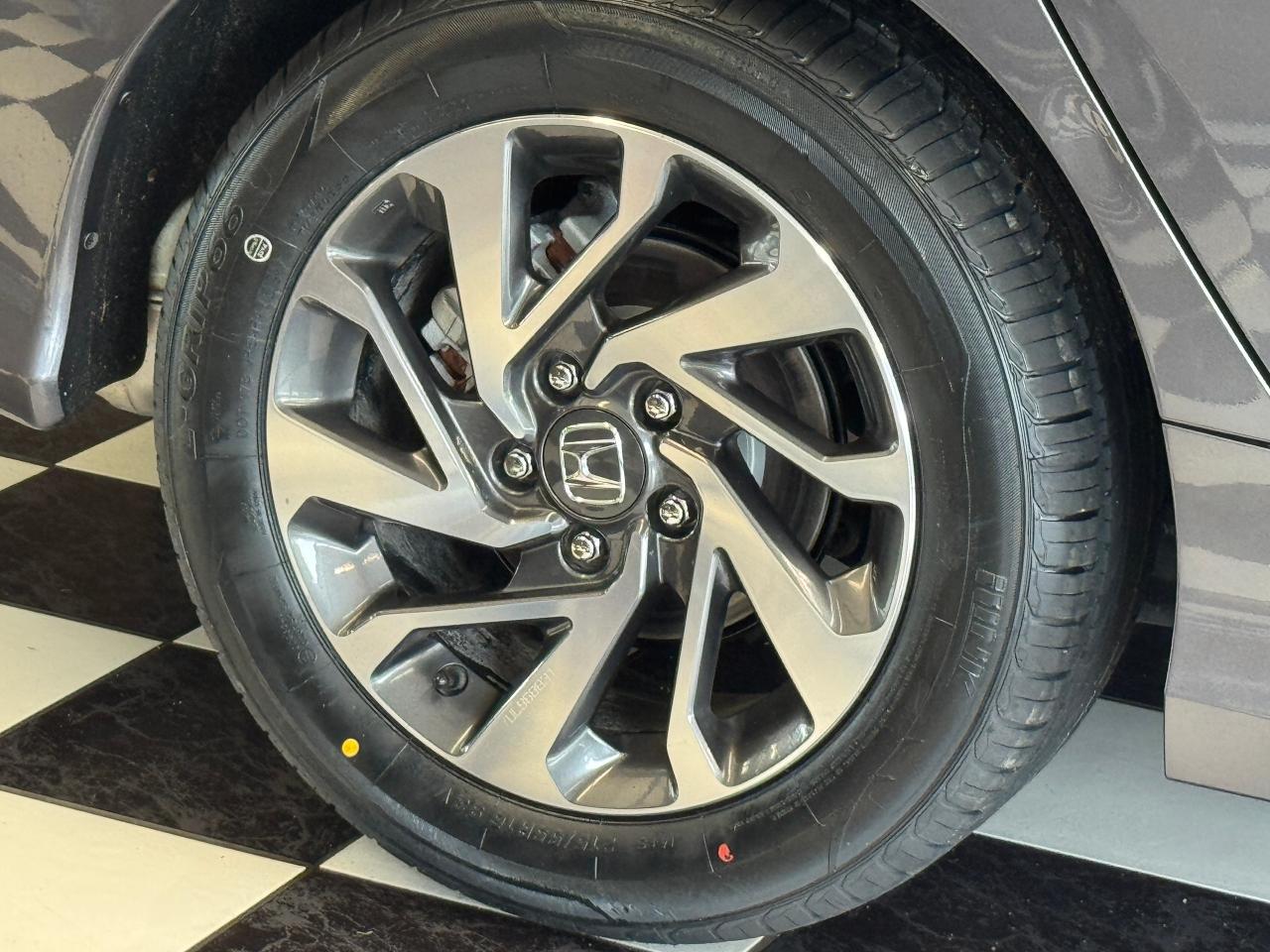 2018 Honda Civic EX+New Tires+Roof+Adaptive Cruise Photo49