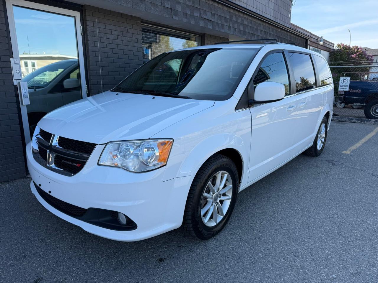 2020 Dodge Grand Caravan SXT Premium Plus - Photo #6