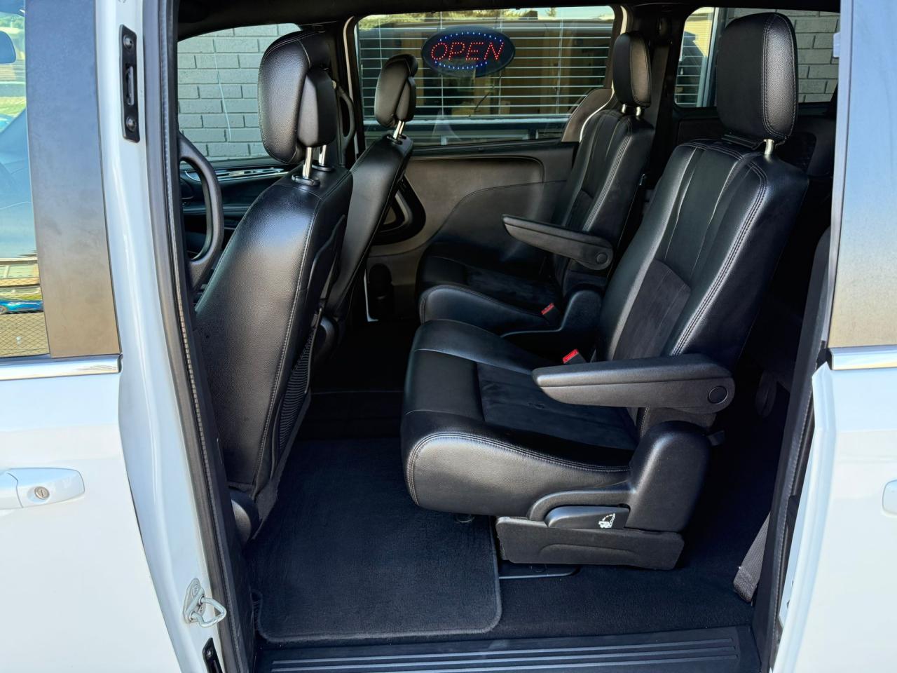2020 Dodge Grand Caravan SXT Premium Plus - Photo #10