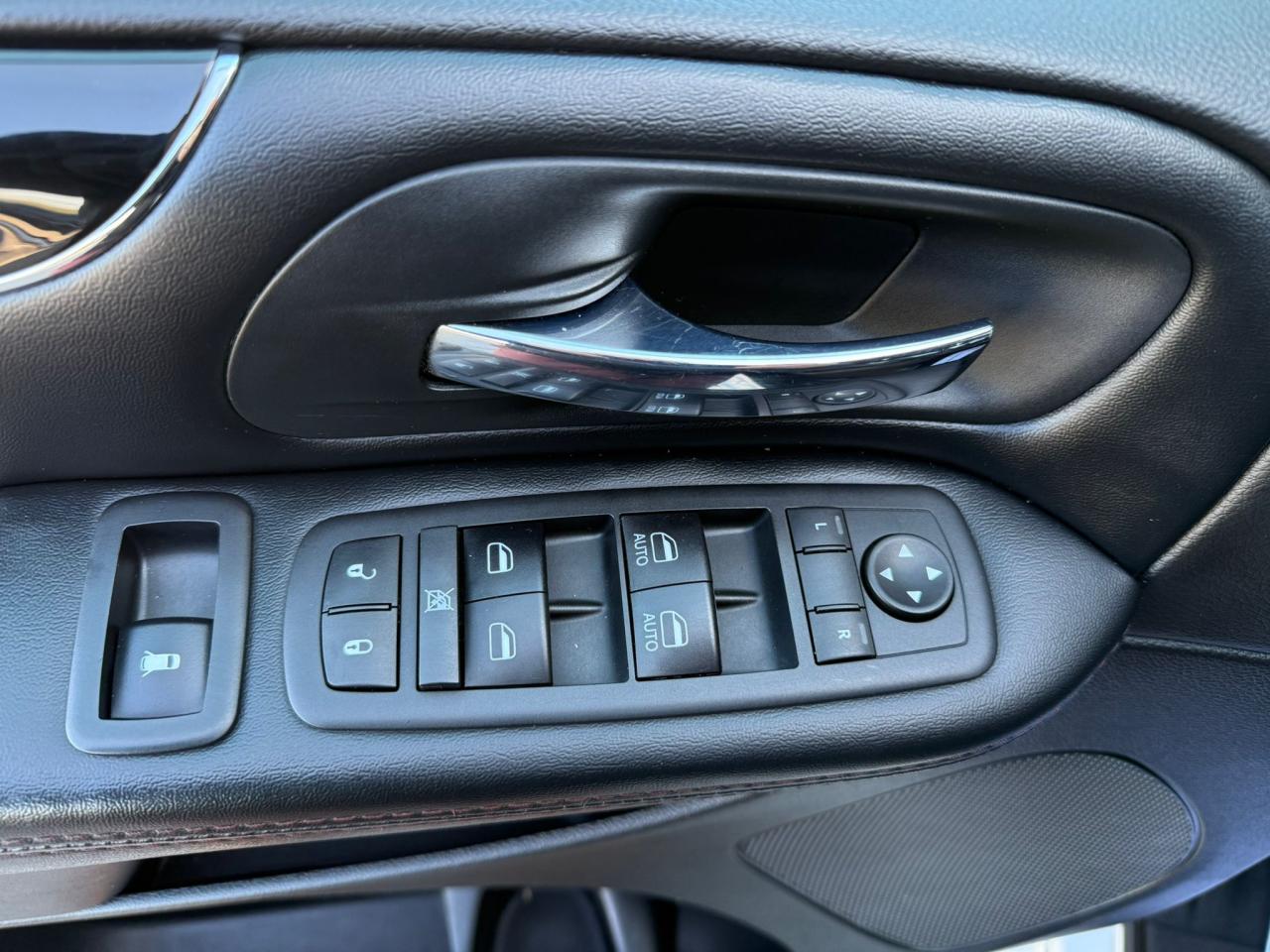 2020 Dodge Grand Caravan SXT Premium Plus - Photo #17