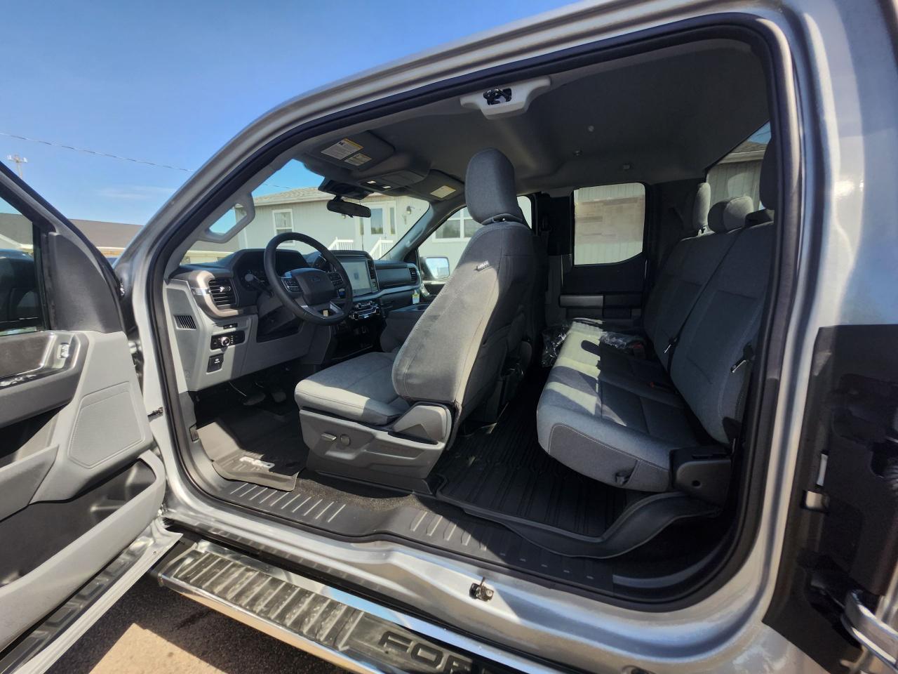 2025 Ford F-150 XLT 4WD SUPERCAB 6.5' BOX Photo5