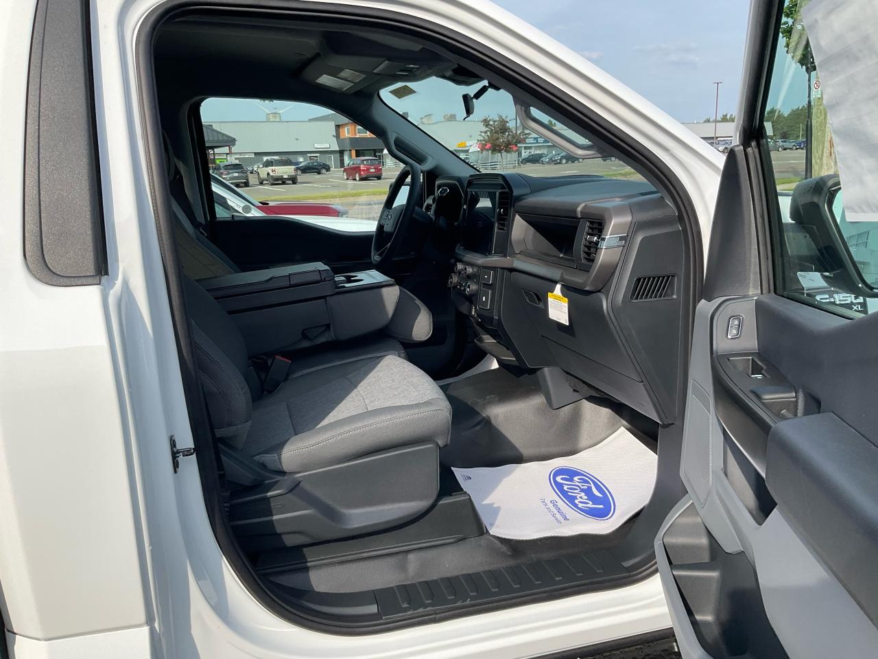 2025 Ford F-150 XL Photo5