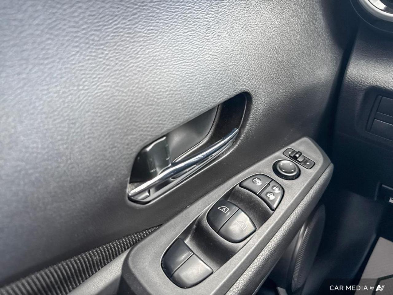 2021 Nissan Kicks SV / HEATED SEATS / BLUETOOTH / CRUISE / AUTO - Photo #12