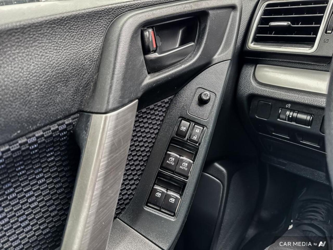 2018 Subaru Forester CONVENIENCE / NO ACCIDENTS / HEATED SEATS / AUTO - Photo #13