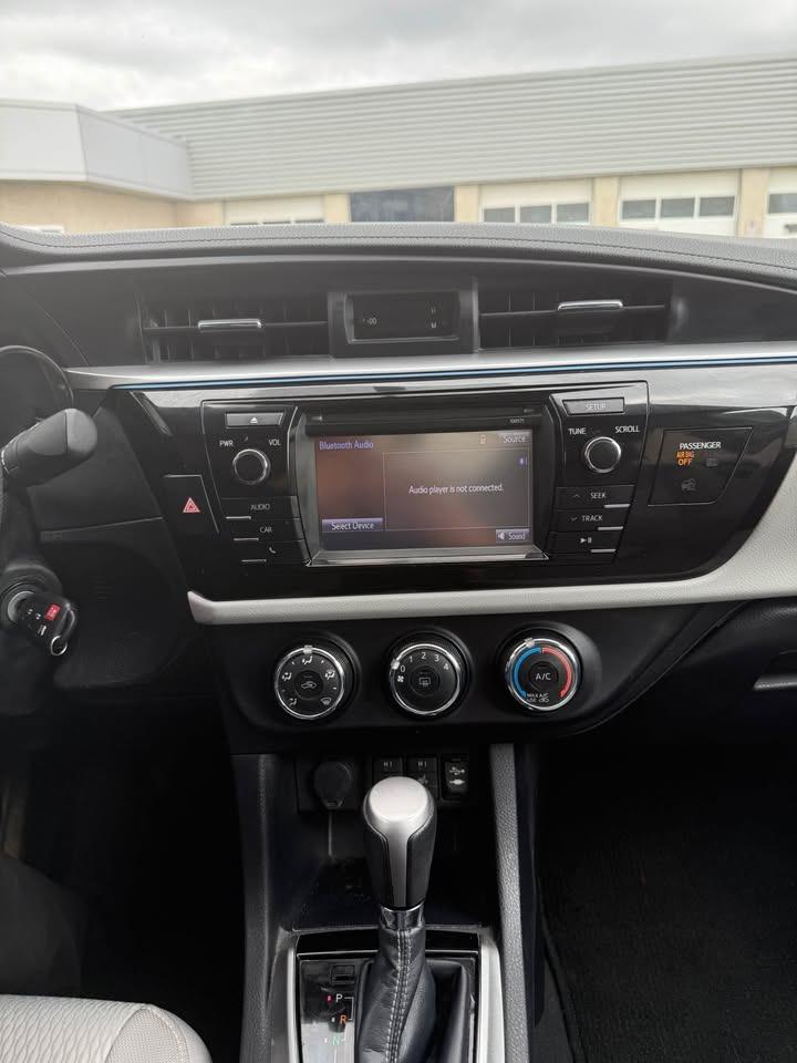 2016 Toyota Corolla LE - Photo #12