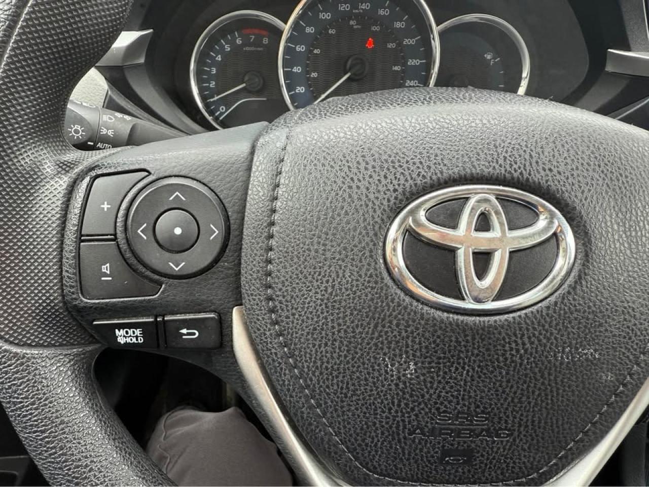 2016 Toyota Corolla LE - Photo #9