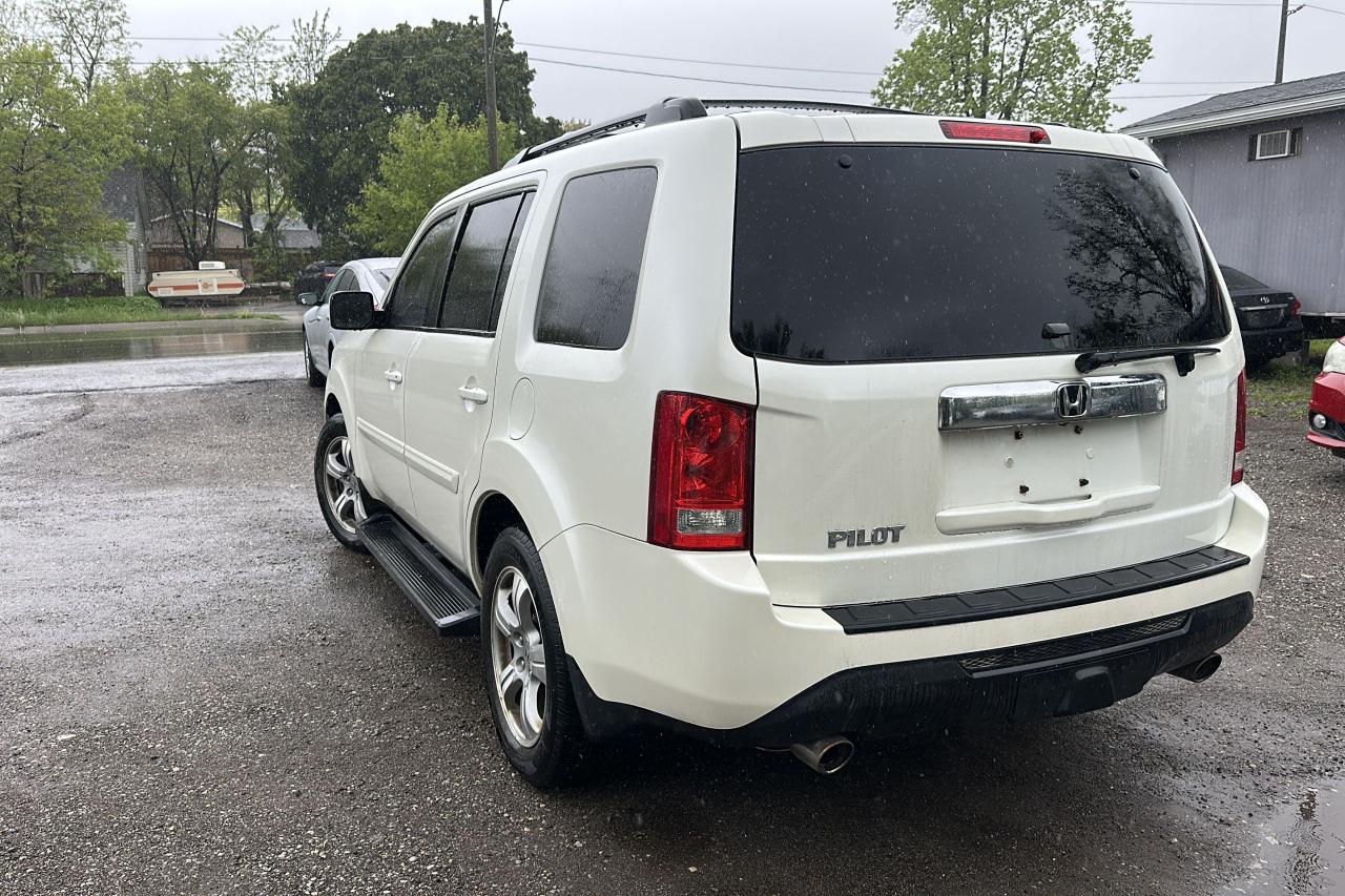 2015 Honda Pilot EX-L - Photo #3