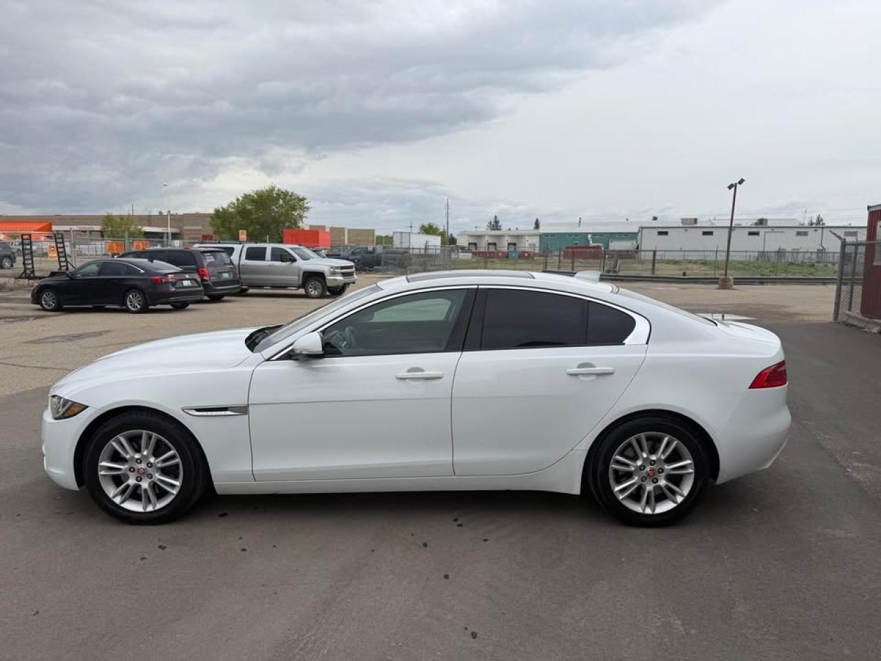 2018 Jaguar XE Premium - Photo #10