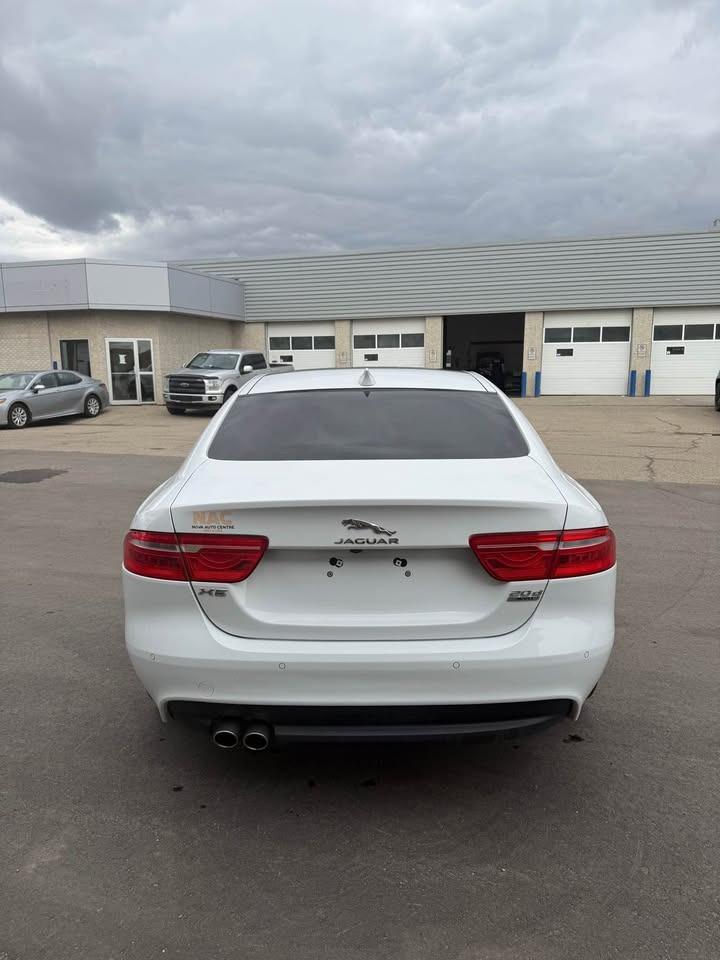 2018 Jaguar XE Premium - Photo #13