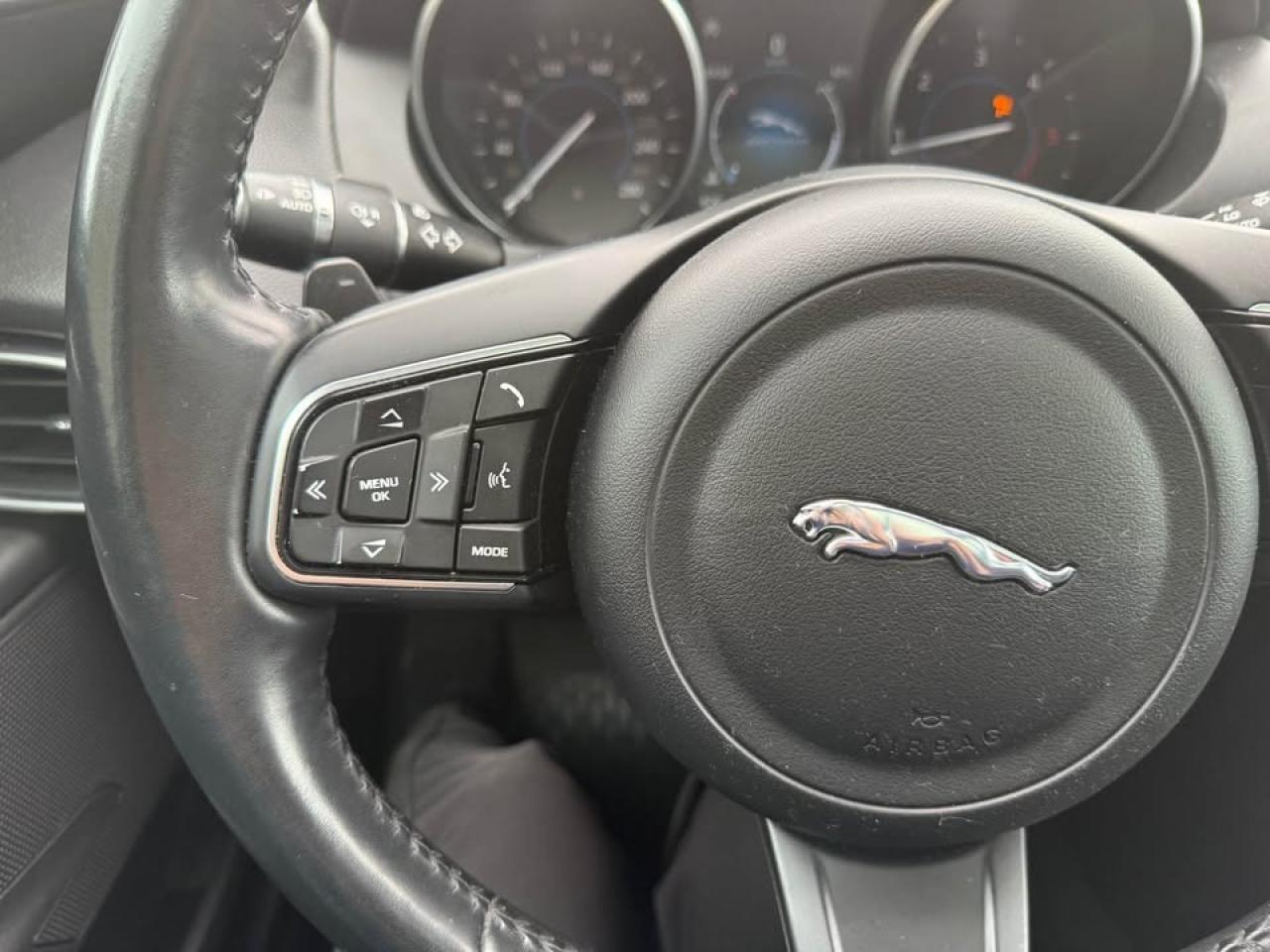 2018 Jaguar XE Premium - Photo #8