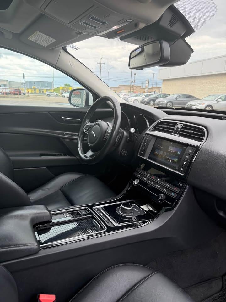 2018 Jaguar XE Premium - Photo #6