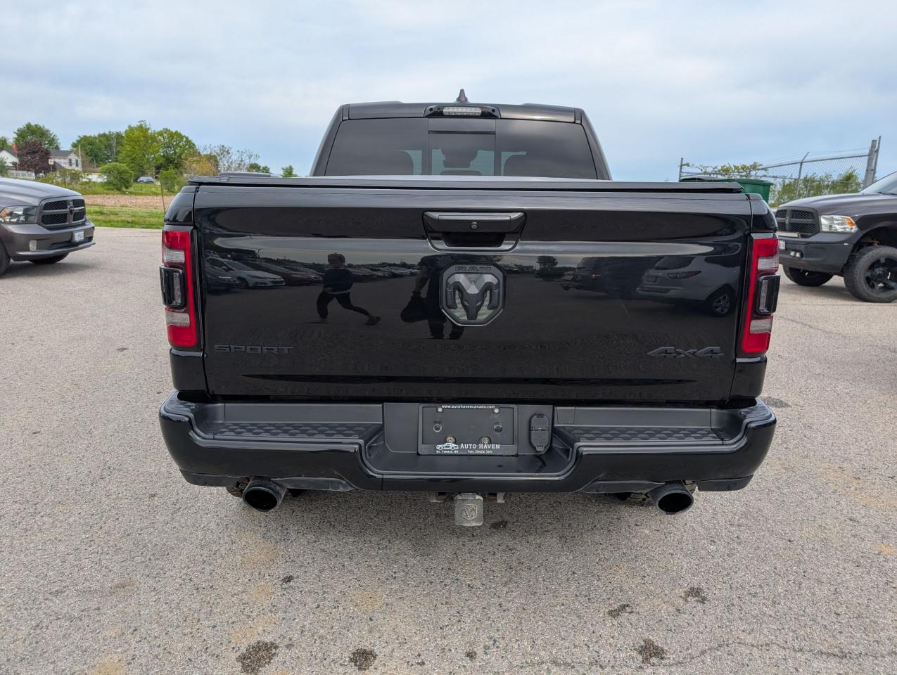2021 RAM 1500 SPORT 4X4 CREW CAB 5'7" BOX - Photo #4