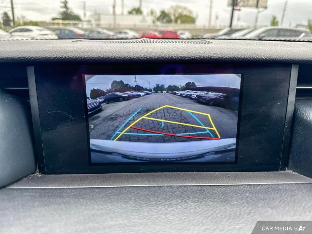 2018 Lexus IS IS300 / AWD / LEATHER / SUNROOF / COOLING SEATS - Photo #15