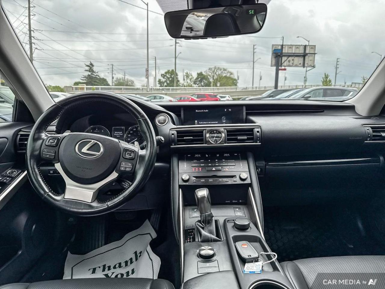 2018 Lexus IS IS300 / AWD / LEATHER / SUNROOF / COOLING SEATS - Photo #11