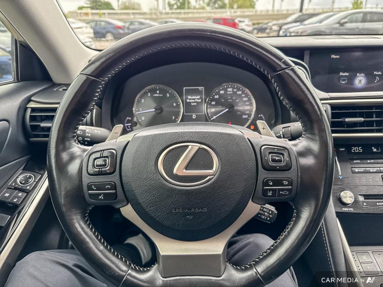 2018 Lexus IS IS300 / AWD / LEATHER / SUNROOF / COOLING SEATS - Photo #20