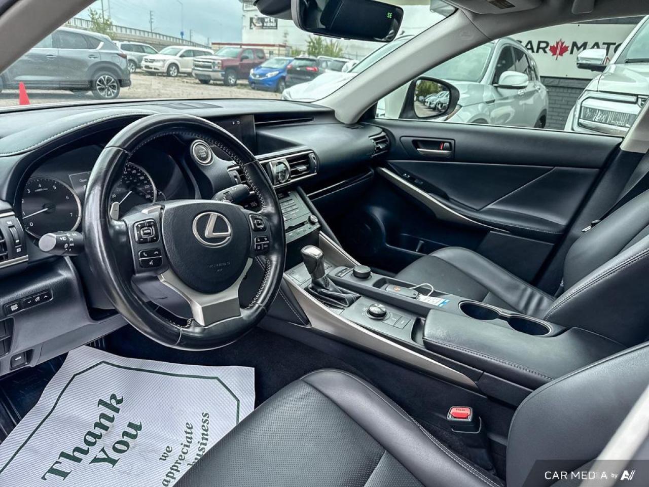 2018 Lexus IS IS300 / AWD / LEATHER / SUNROOF / COOLING SEATS - Photo #8