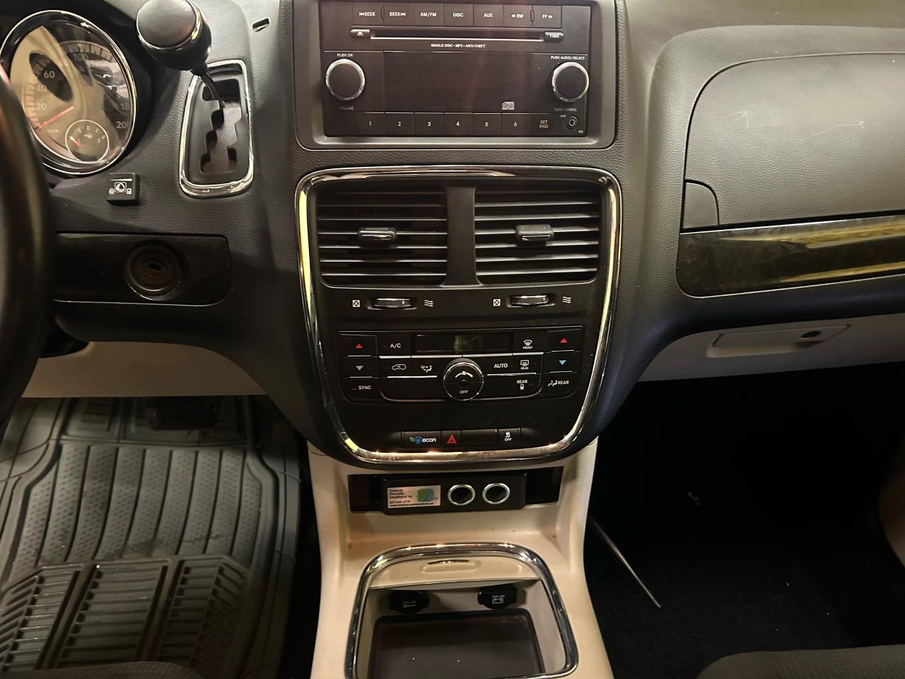 2017 Dodge Grand Caravan Crew - Photo #8
