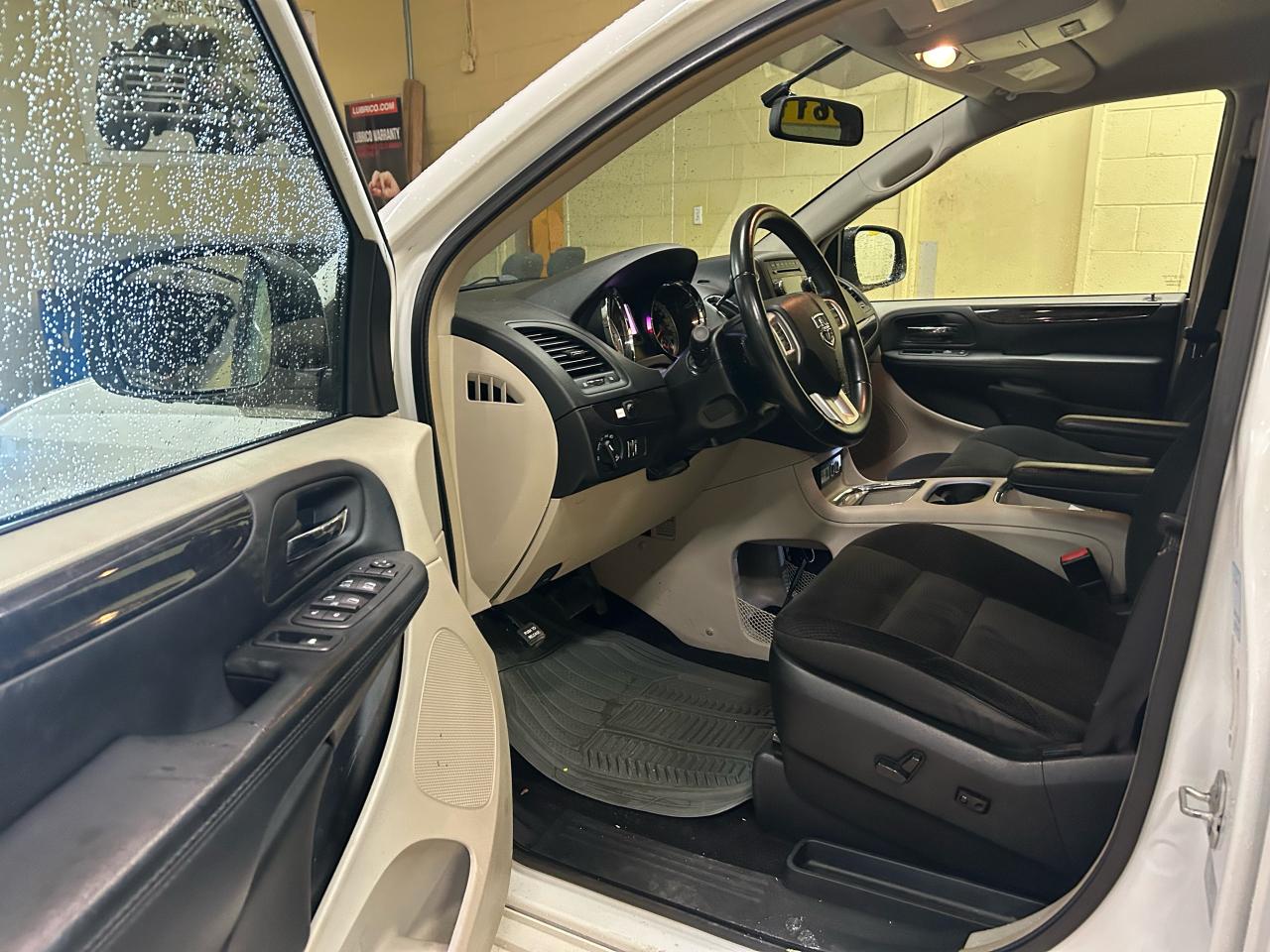 2017 Dodge Grand Caravan Crew - Photo #7