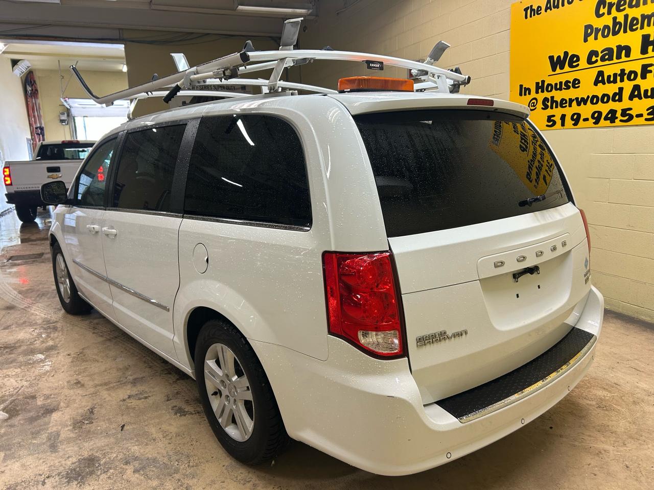 2017 Dodge Grand Caravan Crew - Photo #4