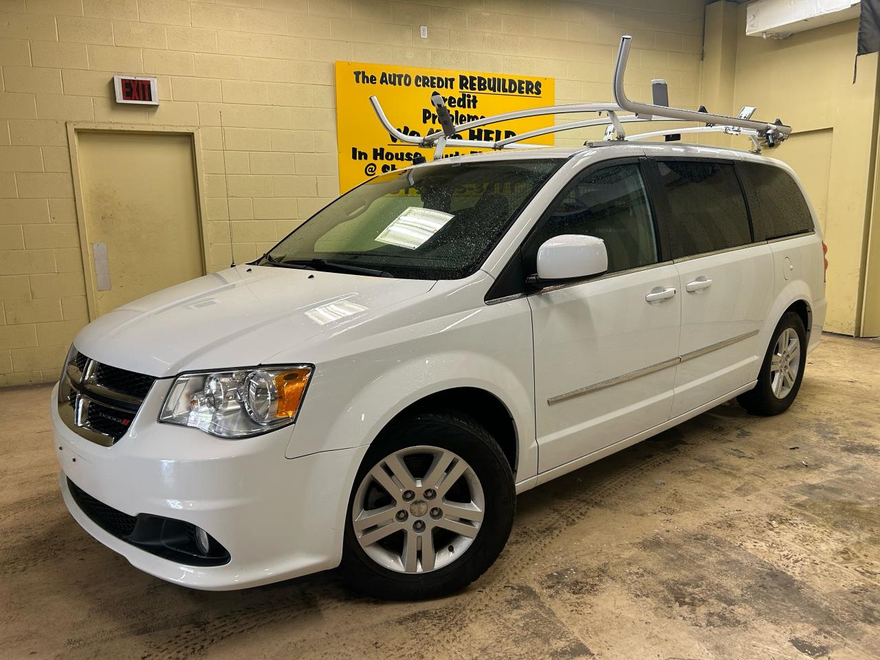 2017 Dodge Grand Caravan Crew - Photo #3