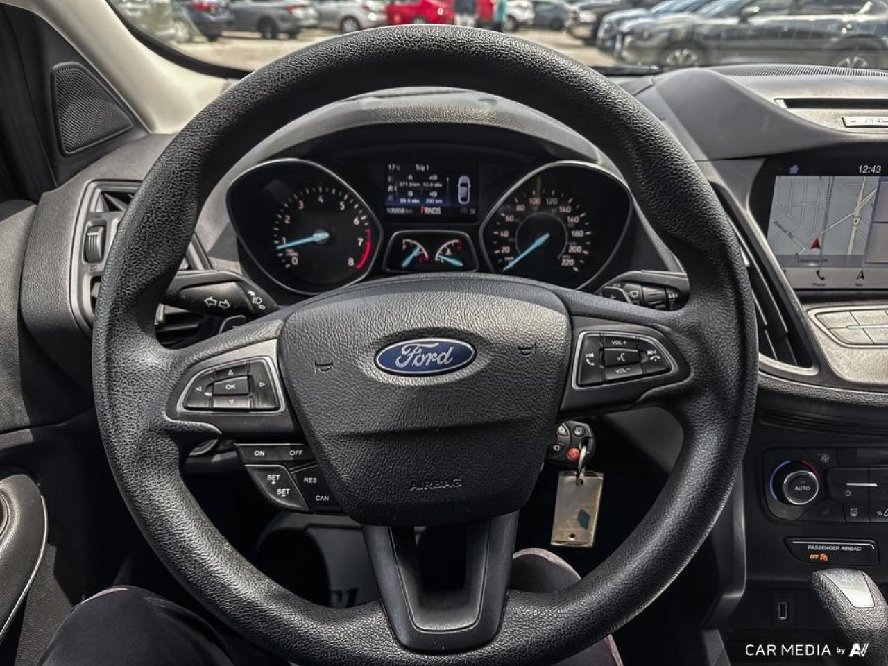2017 Ford Escape SE / NAV / HEATED SEATS / BLUETOOTH / DUAL CLIMATE - Photo #18