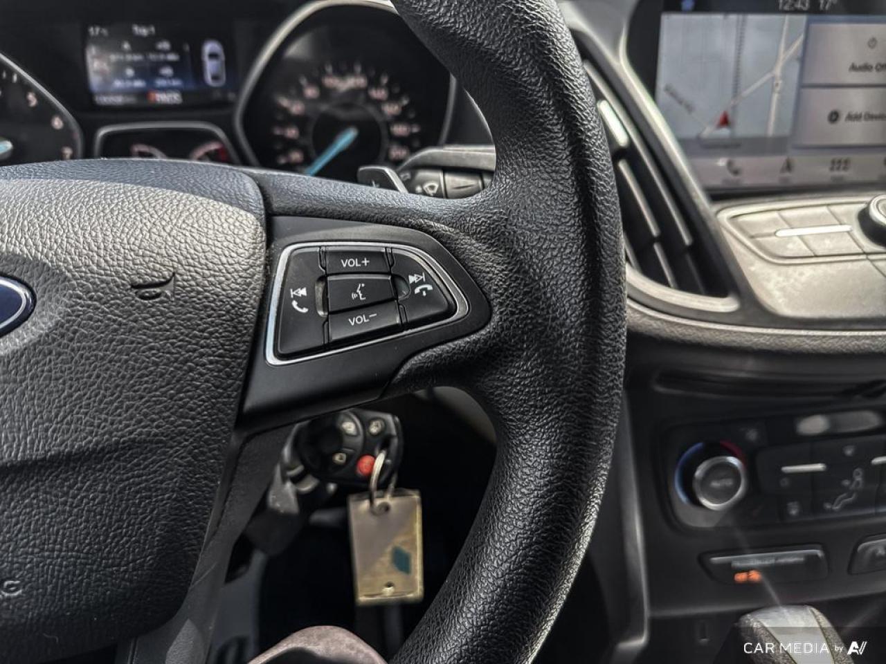 2017 Ford Escape SE / NAV / HEATED SEATS / BLUETOOTH / DUAL CLIMATE - Photo #20