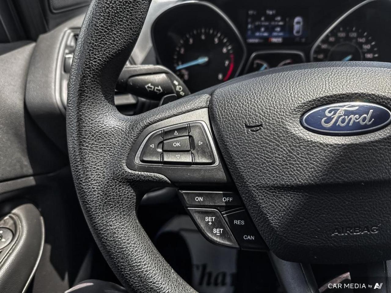2017 Ford Escape SE / NAV / HEATED SEATS / BLUETOOTH / DUAL CLIMATE - Photo #19