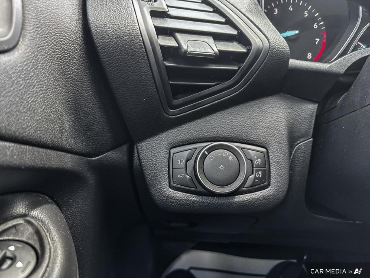 2017 Ford Escape SE / NAV / HEATED SEATS / BLUETOOTH / DUAL CLIMATE - Photo #14