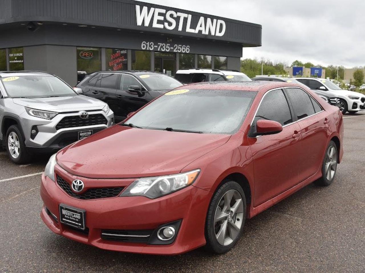 Used 2012 Toyota Camry 4DR SDN V6 AUTO SE for sale in Pembroke, ON