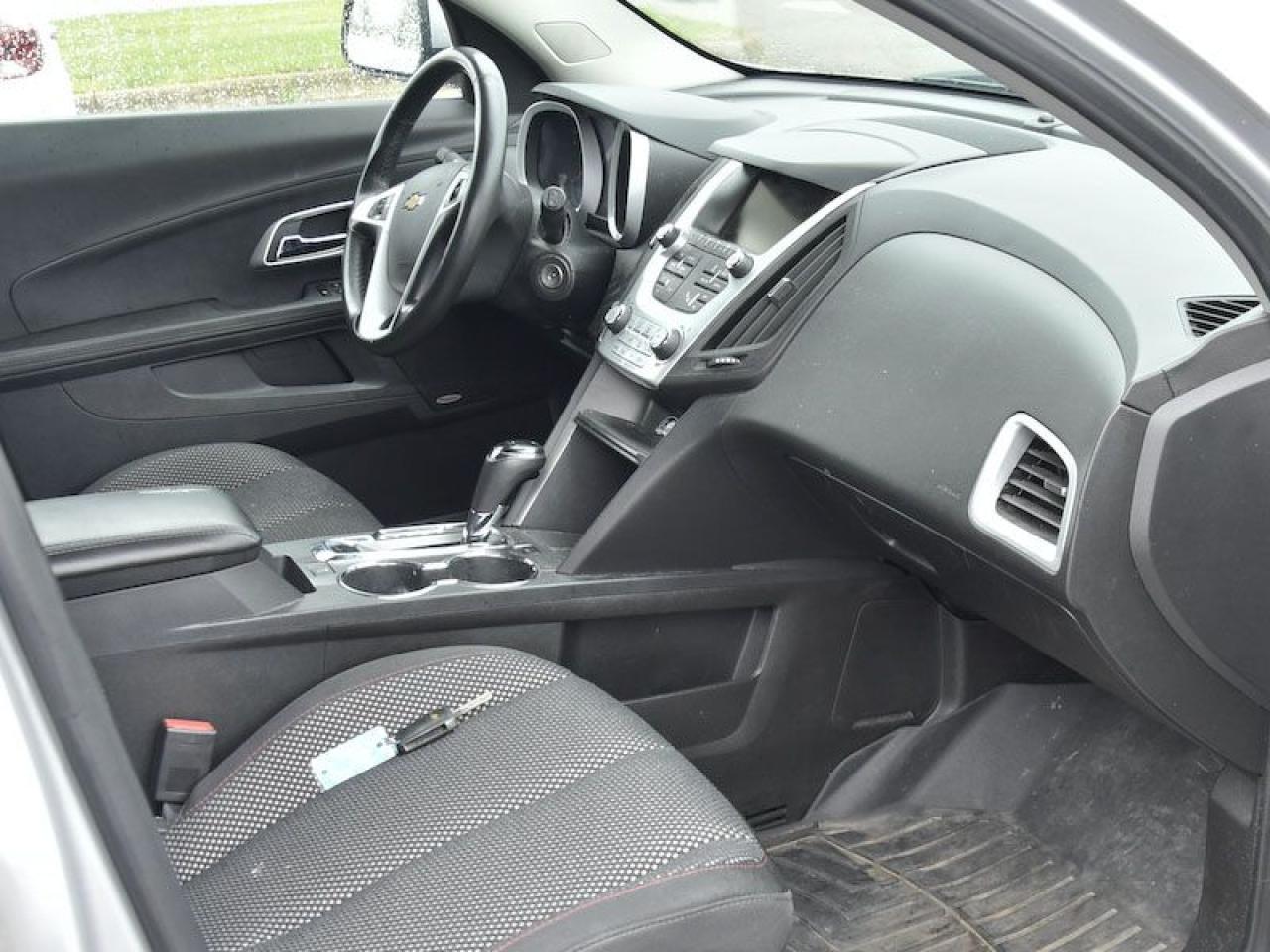 2017 Chevrolet Equinox FWD 4dr LT w/1LT - Photo #2