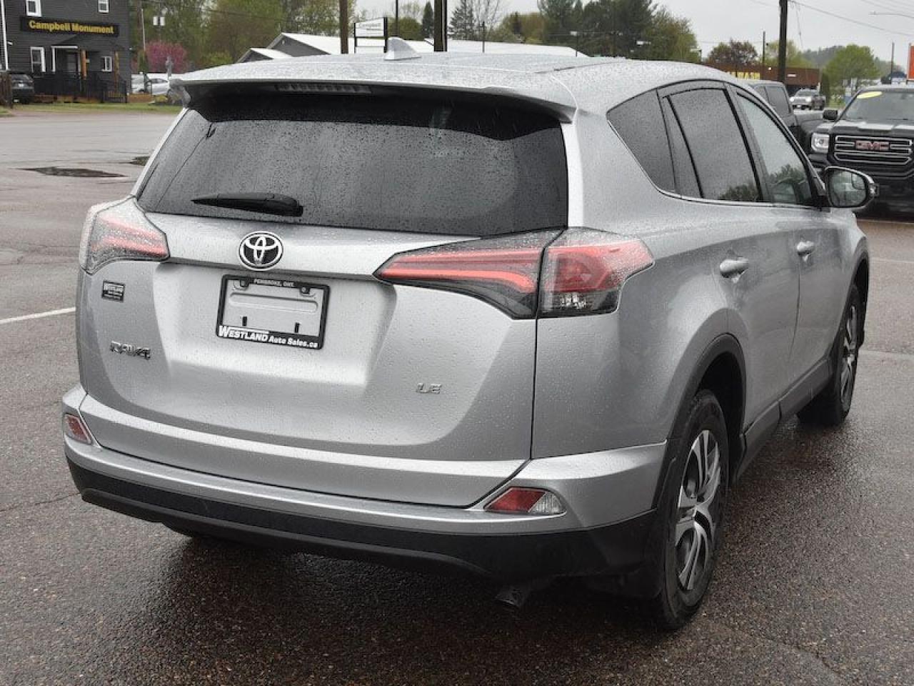 2016 Toyota RAV4 FWD 4dr LE - Photo #3