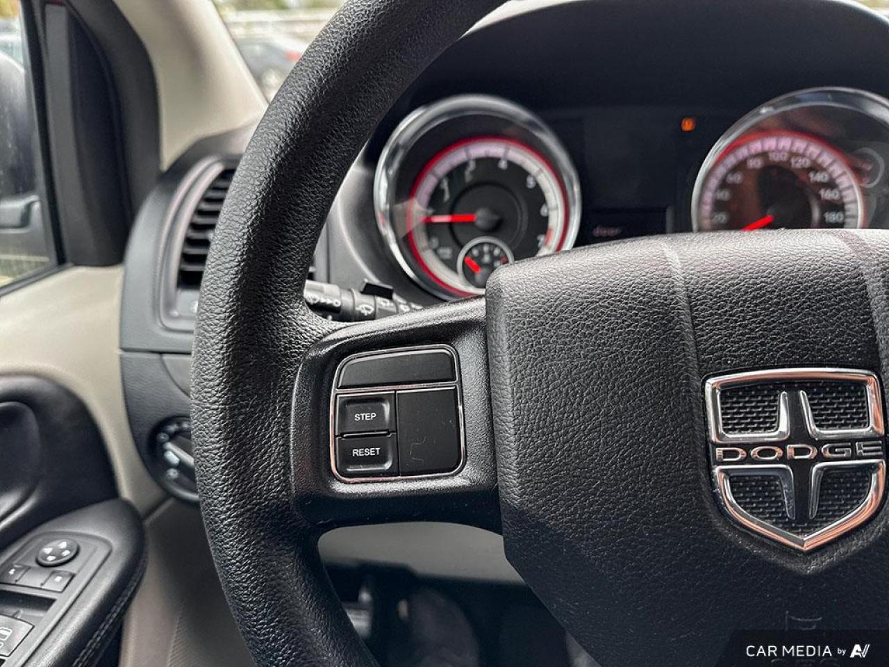 2020 Dodge Grand Caravan SE / NO ACCIDENTS / 3RD ROW STOW 'N GO / CRUISE - Photo #12